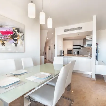 Vakantiehuis Alzaro 1 *