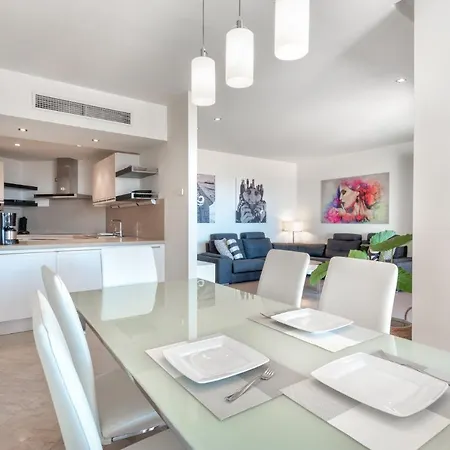 Alzaro 1 Holiday home *