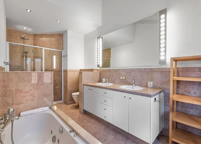 Σπίτι διακοπών Alzaro 1 *